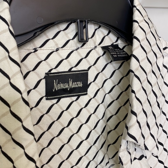 Neiman Marcus men’s dress shirt - Picture 2 of 2